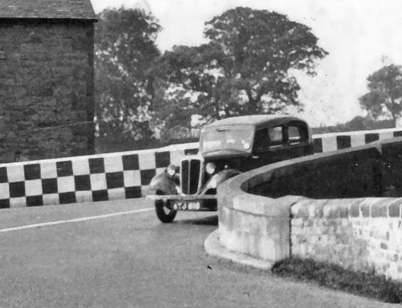 Car at Bridge End.jpg - Bridge End. ca 1936 - demolished in 1938.The car is thought to be the Doctor's Austin 7